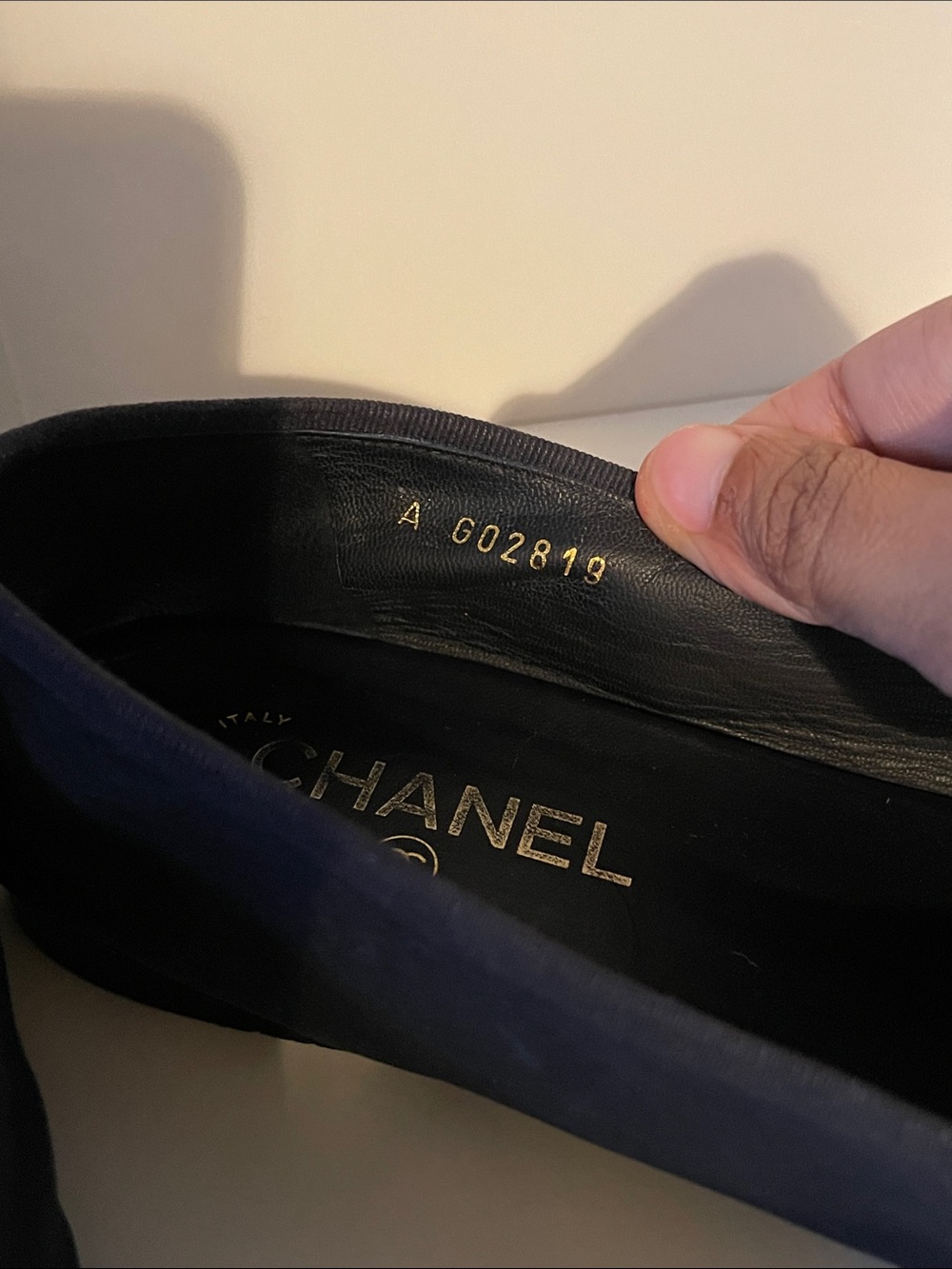 CHANEL Navy Leather Ballet Flats with Bow - Picture 7 of 16
